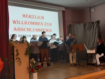 Abschlussfeier BFS23 Chorauftritt